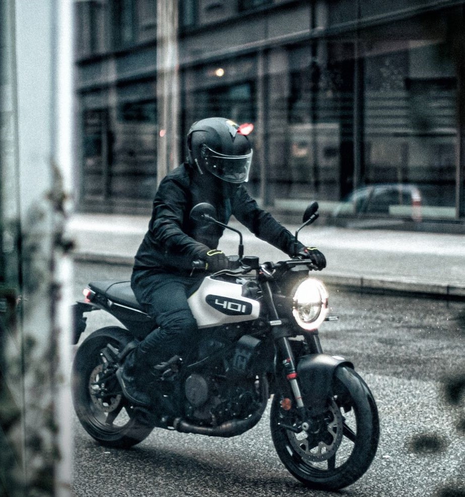 Husqvarna Svartpilen 401