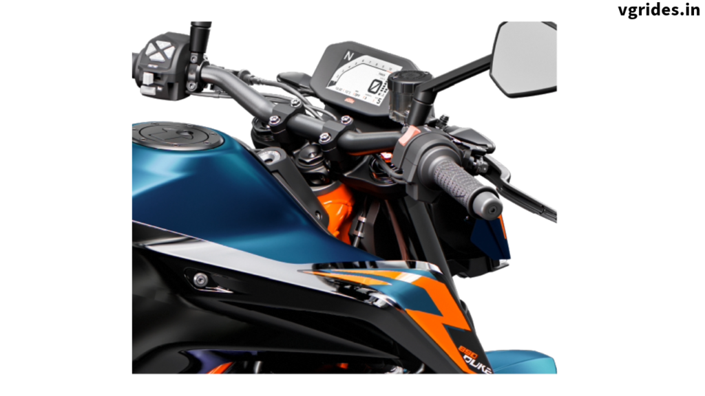 KTM 890 DUKE R Instrument Cluster: Fully digital display with ride mode indicators and essential metrics.